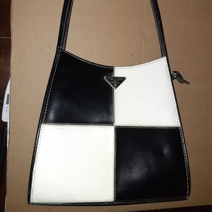 Prada black and white purse with issues please read
